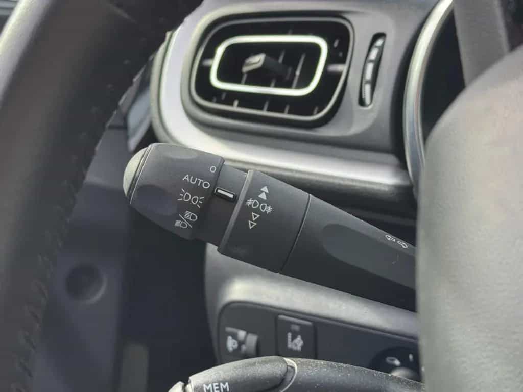 Citroën C3 Pure Tech 110 S&S EAT6 *ACC*PDC*SHZ*Klima* 01/2019-photo-23