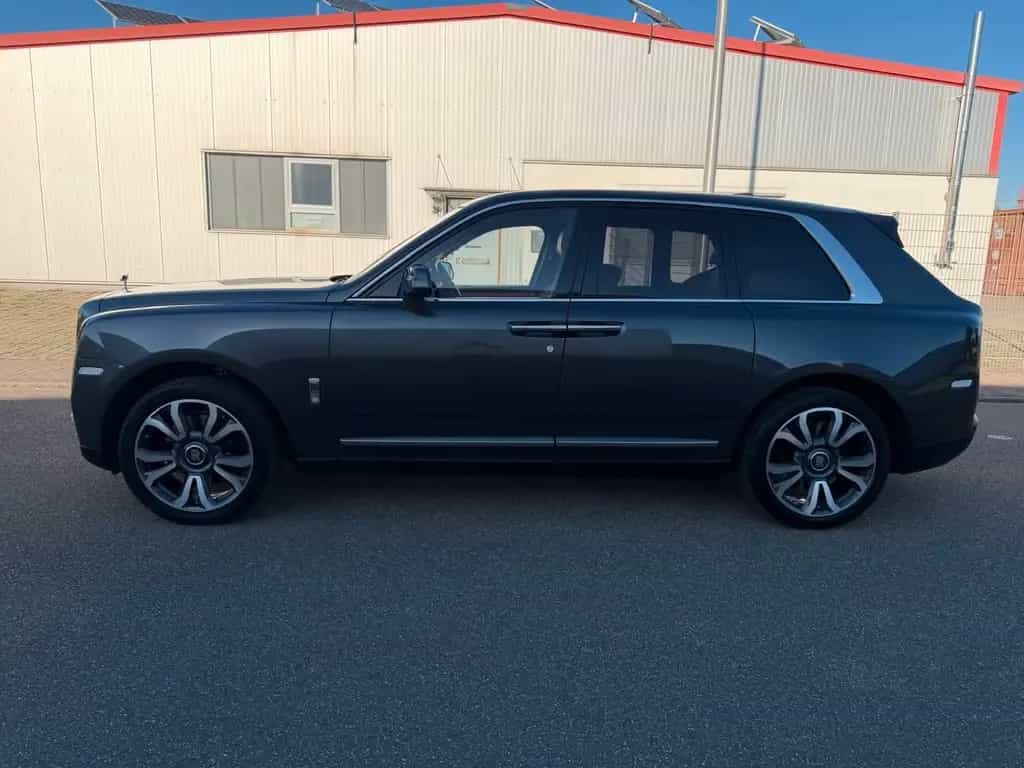 Rolls-Royce Cullinan Exlusive Pink-Interior Einzelstück 04/2023-photo-0