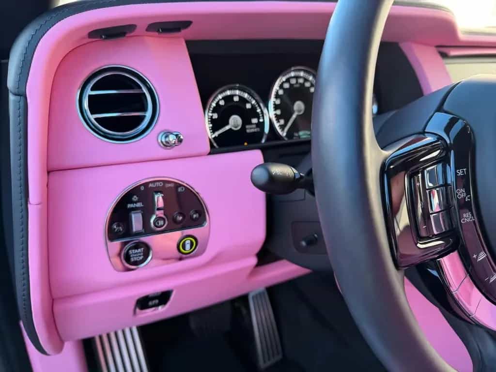 Rolls-Royce Cullinan Exlusive Pink-Interior Einzelstück 04/2023-photo-10