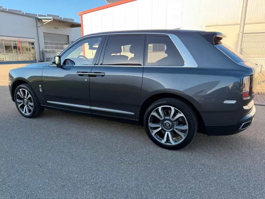 Rolls-Royce Cullinan Exlusive Pink-Interior Einzelstück 04/2023-photo-20