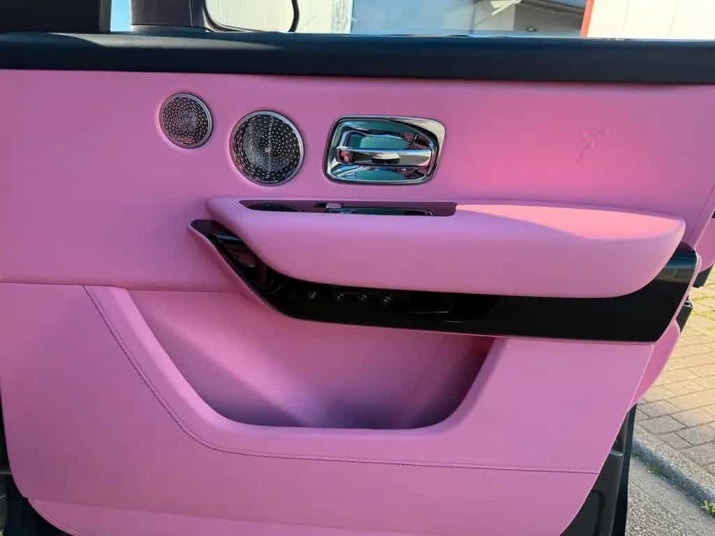 Rolls-Royce Cullinan Exlusive Pink-Interior Einzelstück 04/2023-photo-21