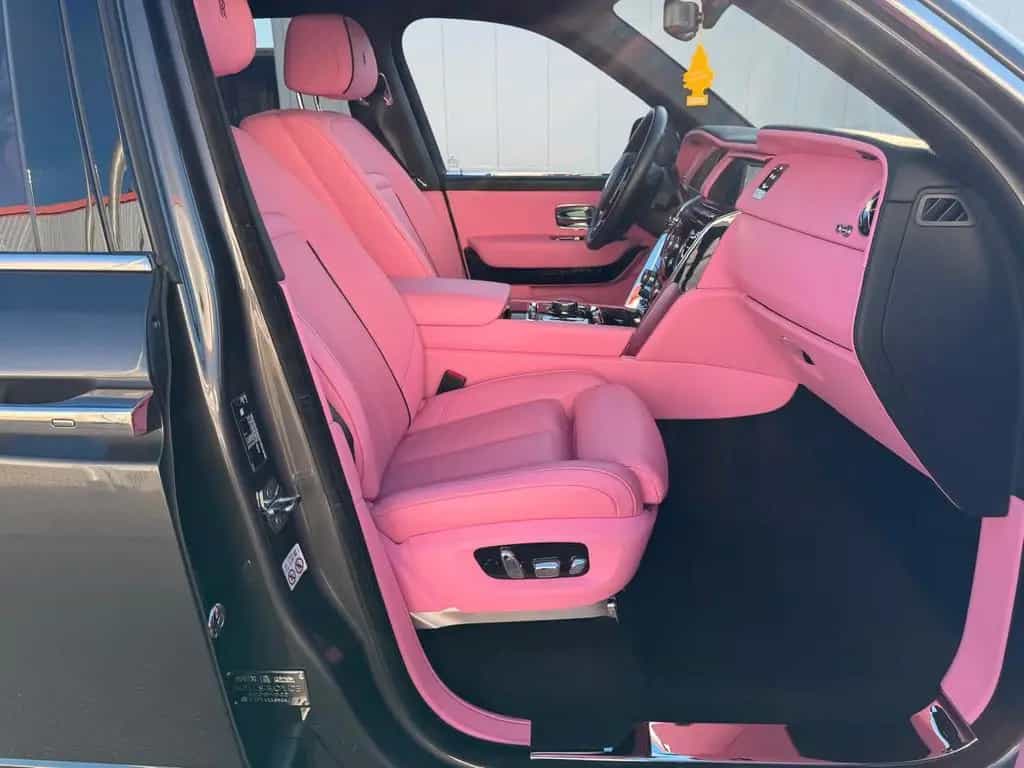 Rolls-Royce Cullinan Exlusive Pink-Interior Einzelstück 04/2023-photo-22