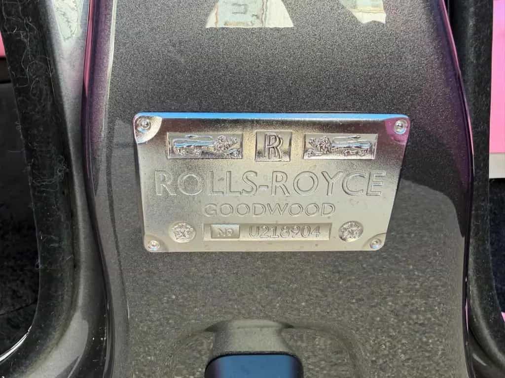 Rolls-Royce Cullinan Exlusive Pink-Interior Einzelstück 04/2023-photo-28