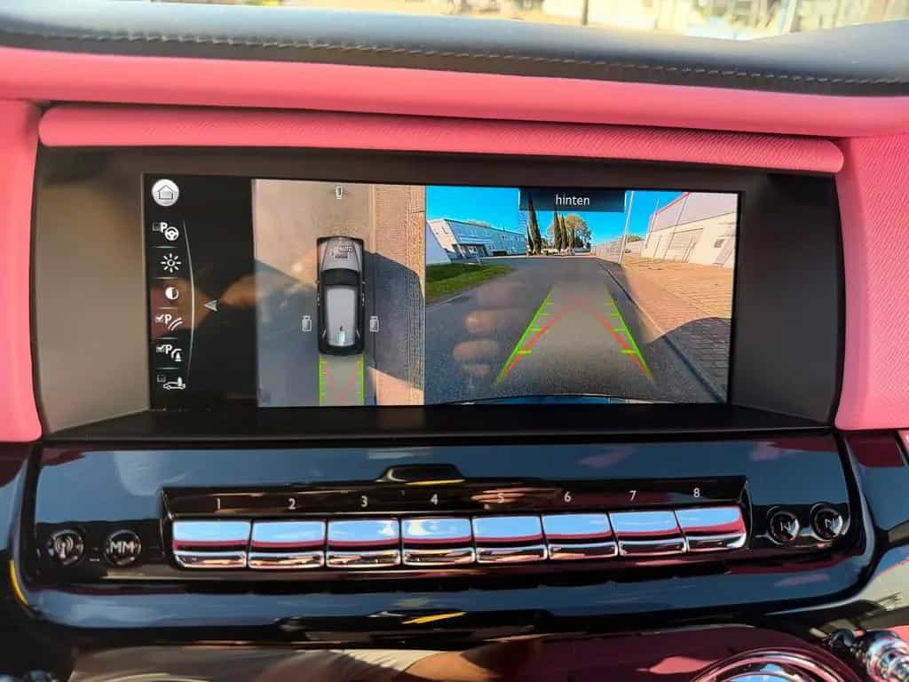 Rolls-Royce Cullinan Exlusive Pink-Interior Einzelstück 04/2023-photo-29