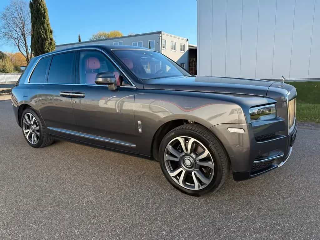 Rolls-Royce Cullinan Exlusive Pink-Interior Einzelstück 04/2023-photo-3