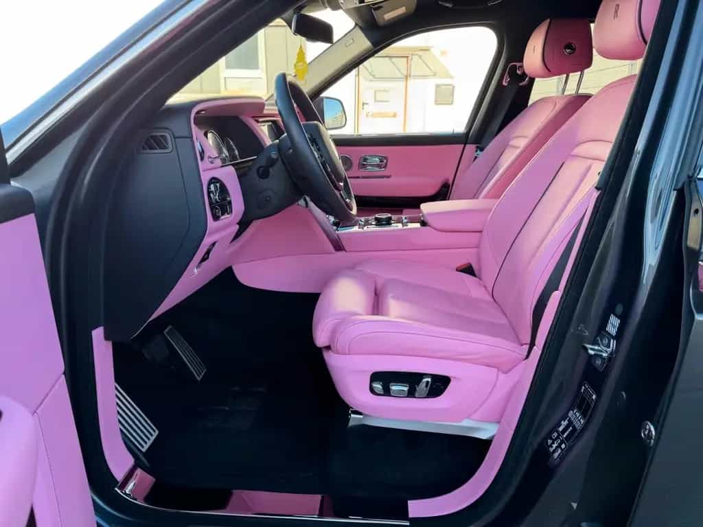Rolls-Royce Cullinan Exlusive Pink-Interior Einzelstück 04/2023-photo-8