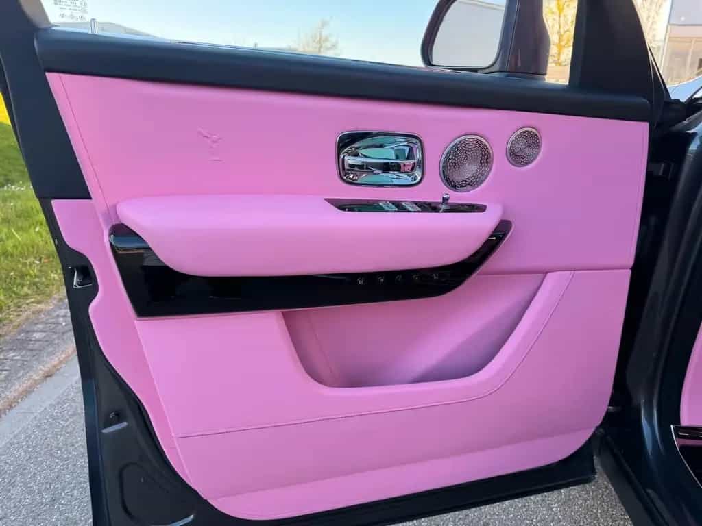 Rolls-Royce Cullinan Exlusive Pink-Interior Einzelstück 04/2023-photo-9