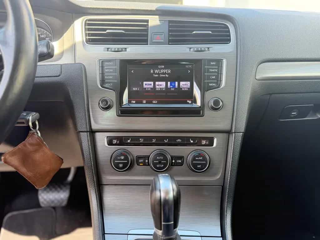 Volkswagen Golf VII Lim. Comfortline BMT*AUTOMATIK* 06/2014-photo-21