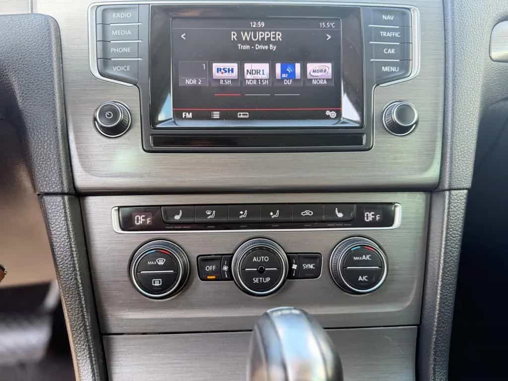 Volkswagen Golf VII Lim. Comfortline BMT*AUTOMATIK* 06/2014-photo-22