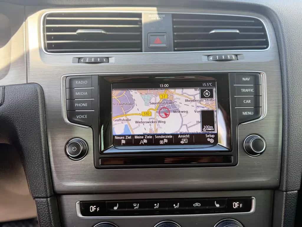 Volkswagen Golf VII Lim. Comfortline BMT*AUTOMATIK* 06/2014-photo-24