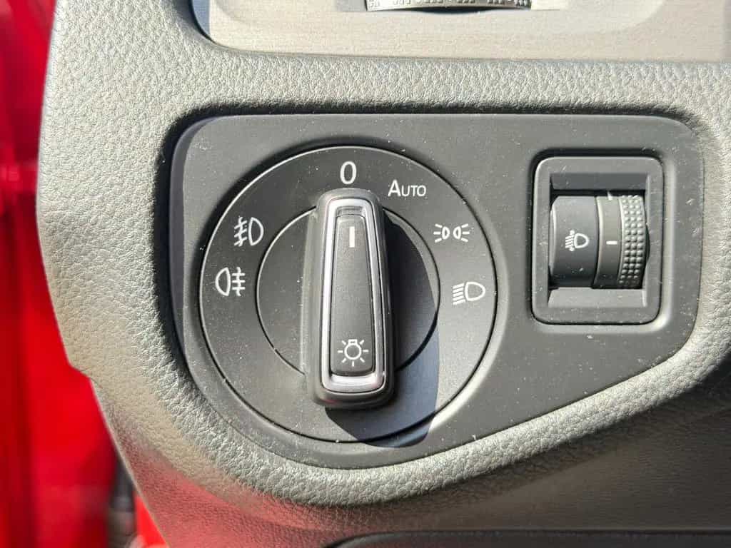 Volkswagen Golf VII Lim. Comfortline BMT*AUTOMATIK* 06/2014-photo-28