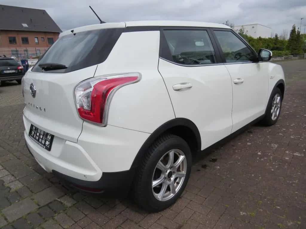 Ssangyong Tivoli 1.6 e-XGi 160 CRYSTAL 2WD 09/2017-photo-1