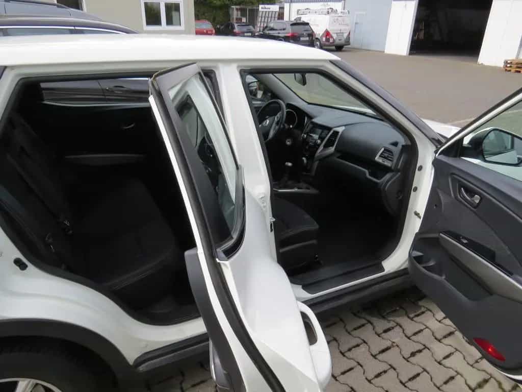 Ssangyong Tivoli 1.6 e-XGi 160 CRYSTAL 2WD 09/2017-photo-12