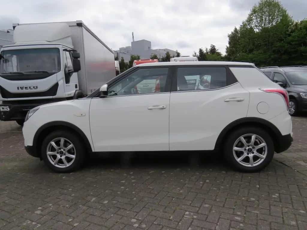 Ssangyong Tivoli 1.6 e-XGi 160 CRYSTAL 2WD 09/2017-photo-2