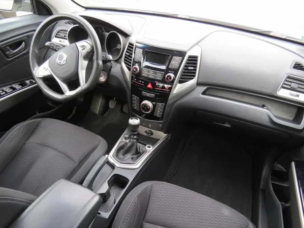Ssangyong Tivoli 1.6 e-XGi 160 CRYSTAL 2WD 09/2017-photo-3