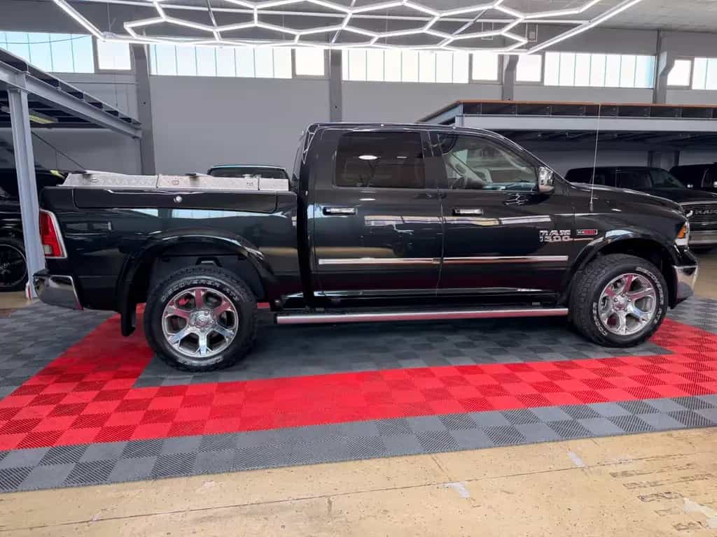 Dodge RAM 1500 3.0 EcoDiesel Laramie 4X4 RAM-BOX Luft 10/2016-photo-11