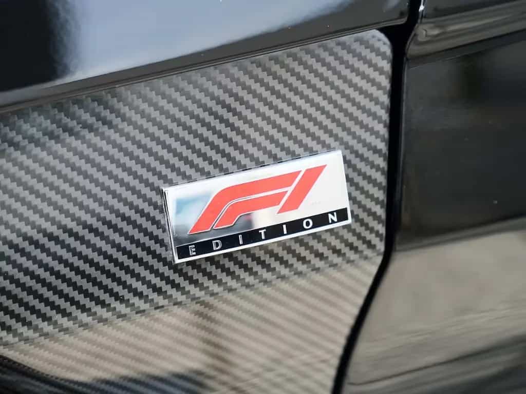 Aston Martin V8 Vantage Vantage F1 Jet Black / Phantom Grey Carbondach 12/2023-photo-15