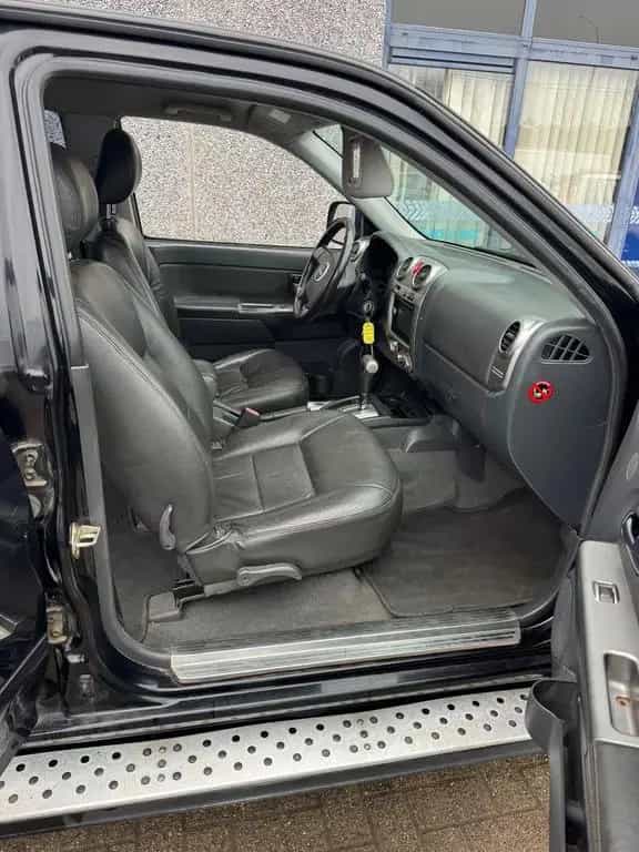 Isuzu D-Max **BELGIAN ORIGINE-AC-AUTOMATIC-4WD** 03/2010-photo-4
