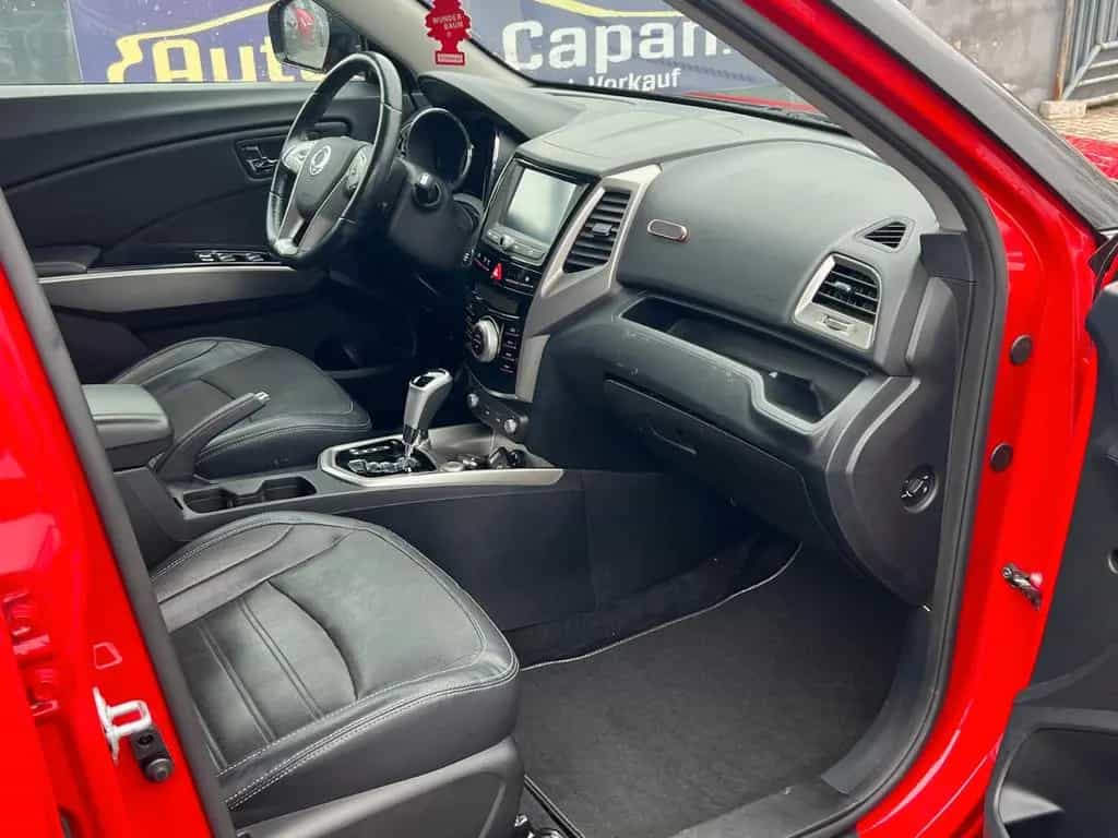 Ssangyong Tivoli 1.6e-XDi Automatik/4WD/Sitzlüftung/SHZ/ZV 05/2016-photo-12