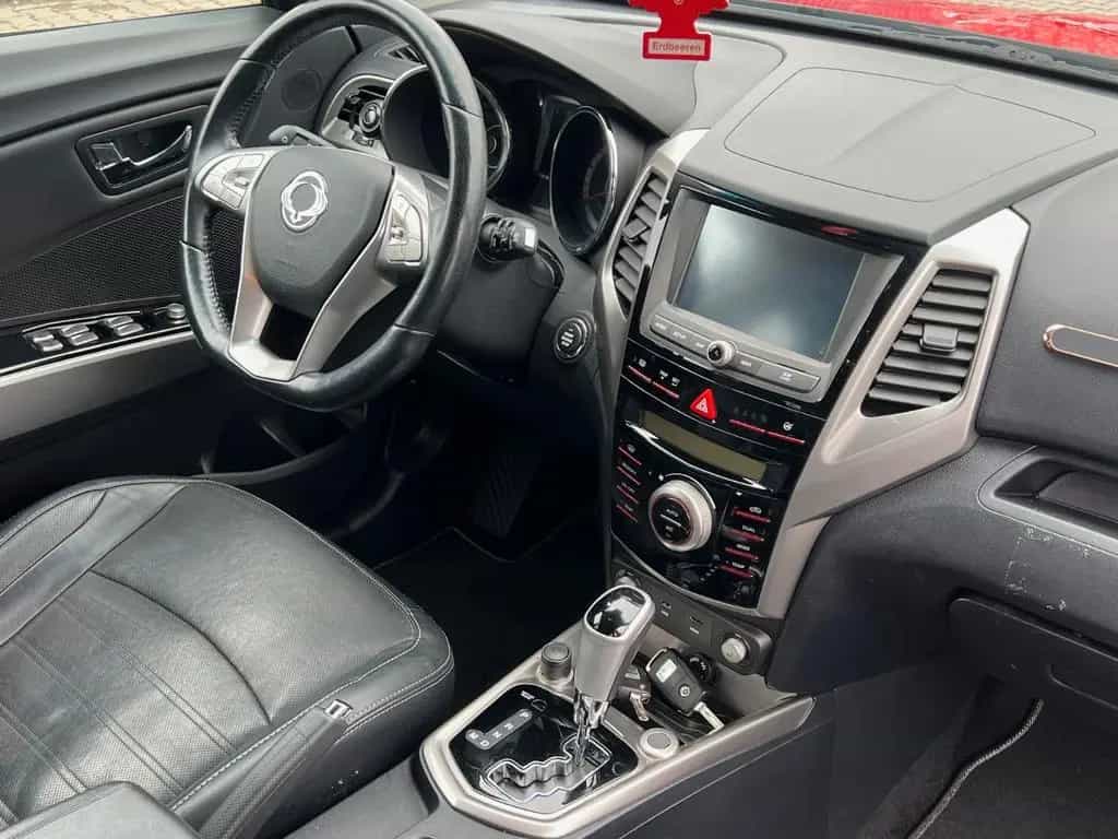 Ssangyong Tivoli 1.6e-XDi Automatik/4WD/Sitzlüftung/SHZ/ZV 05/2016-photo-13