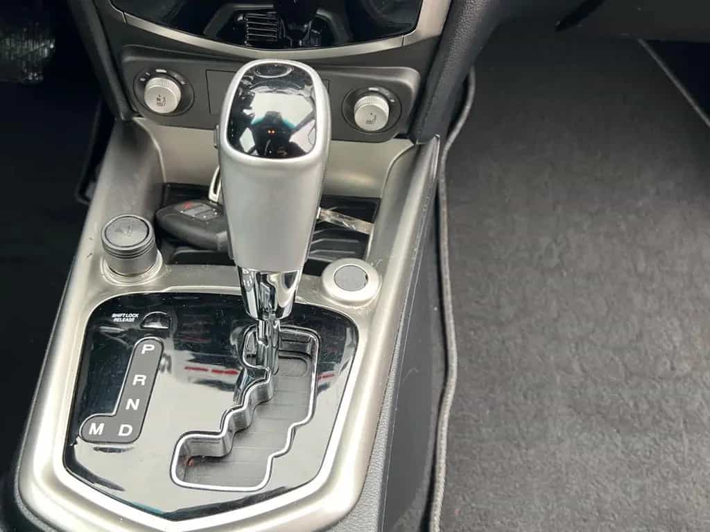 Ssangyong Tivoli 1.6e-XDi Automatik/4WD/Sitzlüftung/SHZ/ZV 05/2016-photo-14
