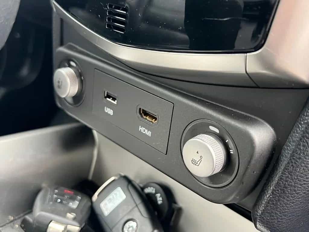 Ssangyong Tivoli 1.6e-XDi Automatik/4WD/Sitzlüftung/SHZ/ZV 05/2016-photo-17