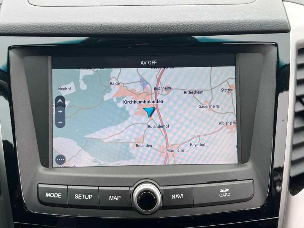 Ssangyong Tivoli 1.6e-XDi Automatik/4WD/Sitzlüftung/SHZ/ZV 05/2016-photo-18