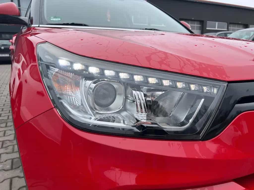 Ssangyong Tivoli 1.6e-XDi Automatik/4WD/Sitzlüftung/SHZ/ZV 05/2016-photo-22