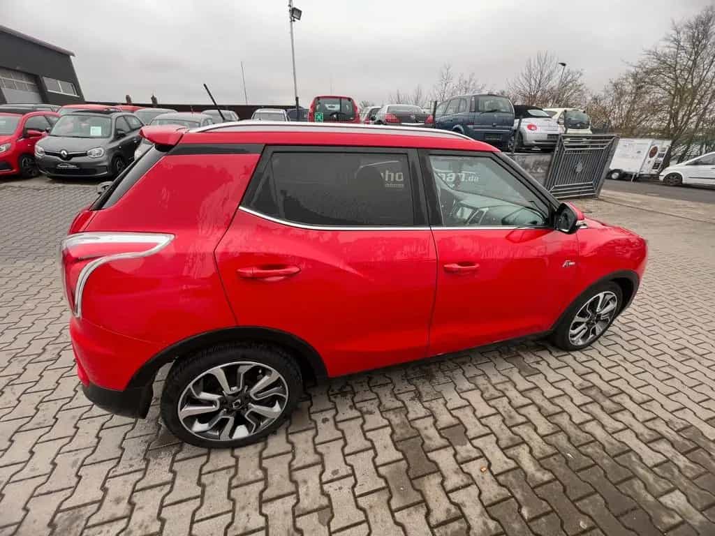 Ssangyong Tivoli 1.6e-XDi Automatik/4WD/Sitzlüftung/SHZ/ZV 05/2016-photo-3
