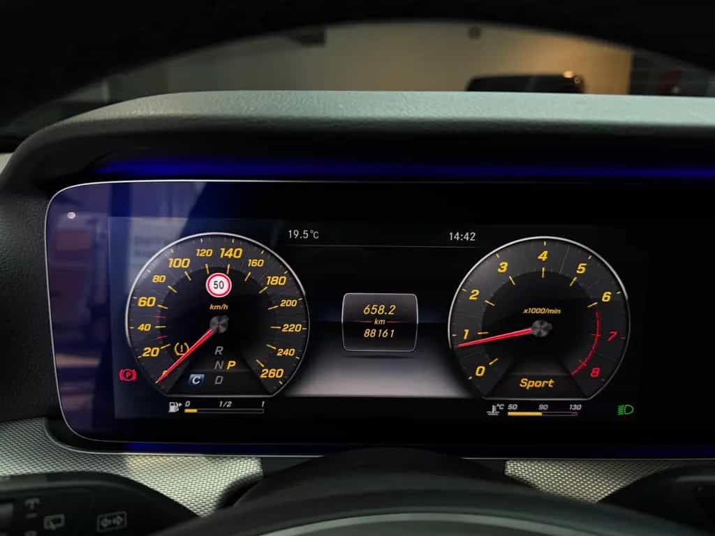 Mercedes-Benz E 250 T Avantgarde*WIDE*LEDER*HEADUP*360*AMBIENT 01/2017-photo-17