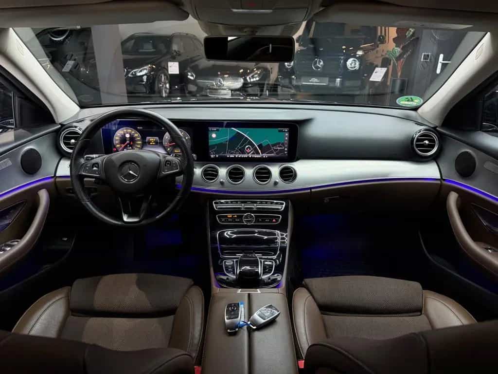 Mercedes-Benz E 250 T Avantgarde*WIDE*LEDER*HEADUP*360*AMBIENT 01/2017-photo-18