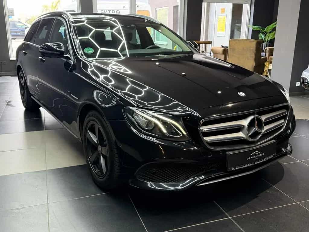 Mercedes-Benz E 250 T Avantgarde*WIDE*LEDER*HEADUP*360*AMBIENT 01/2017-photo-2