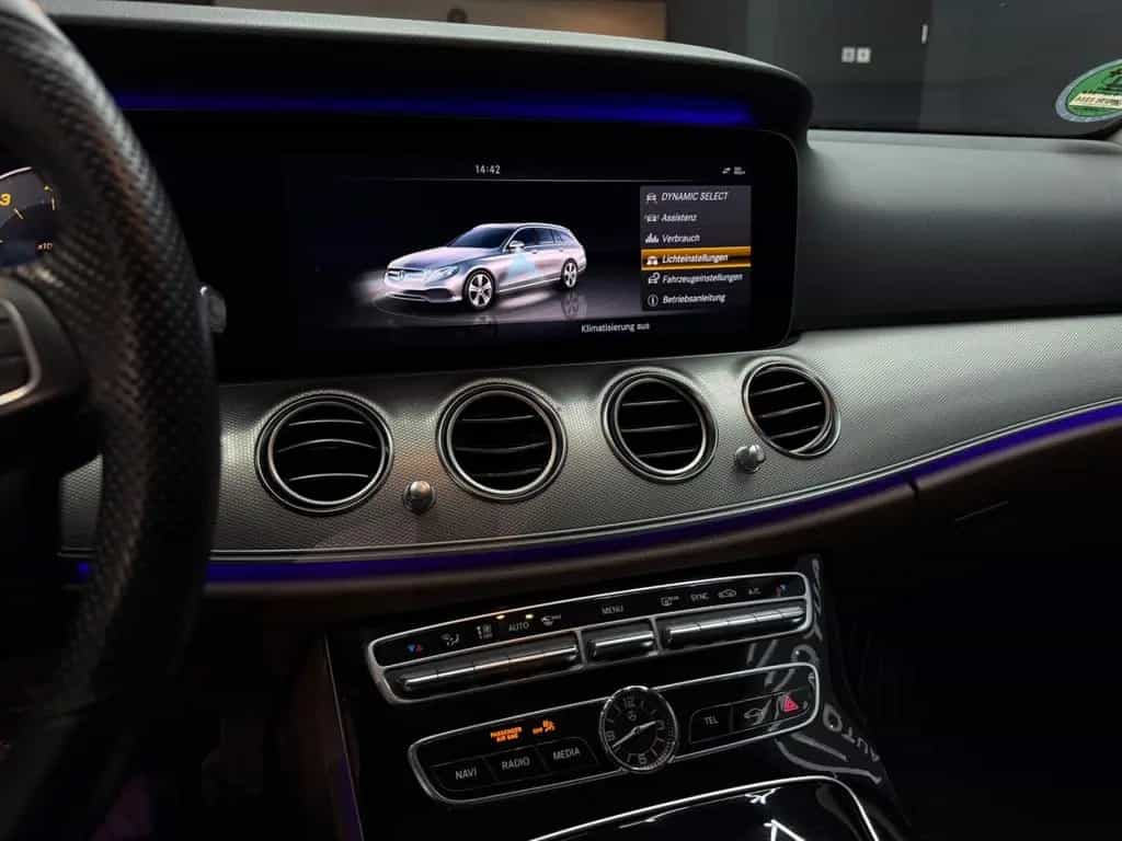 Mercedes-Benz E 250 T Avantgarde*WIDE*LEDER*HEADUP*360*AMBIENT 01/2017-photo-20