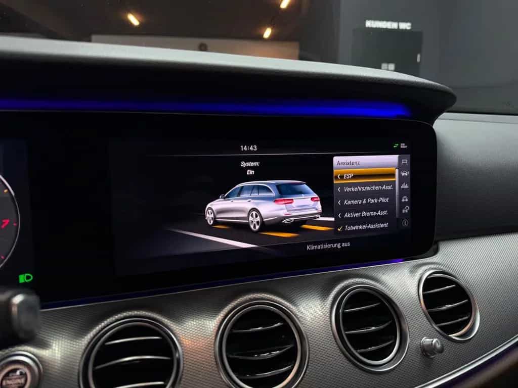 Mercedes-Benz E 250 T Avantgarde*WIDE*LEDER*HEADUP*360*AMBIENT 01/2017-photo-22