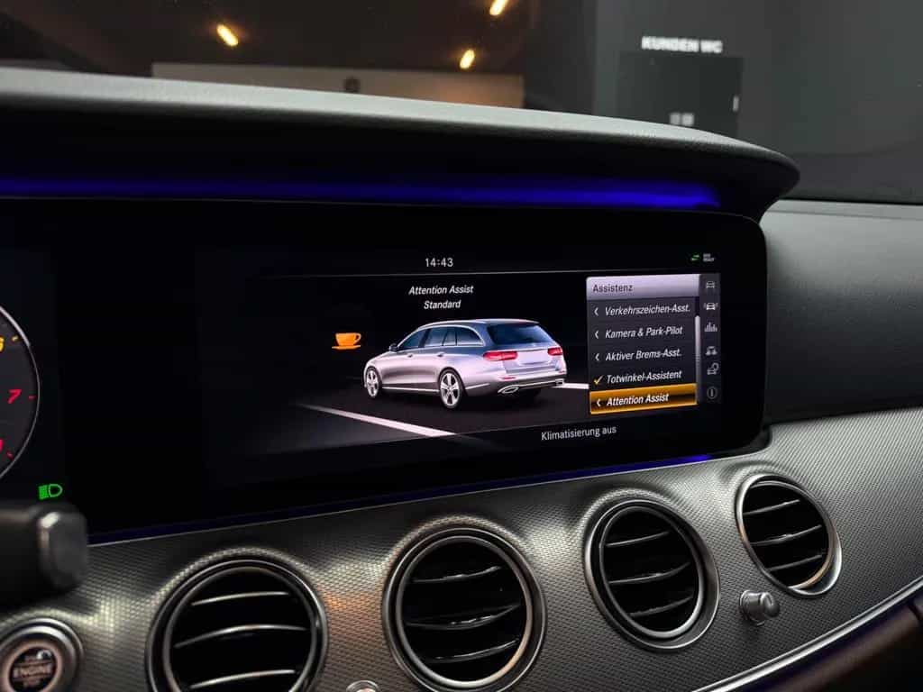 Mercedes-Benz E 250 T Avantgarde*WIDE*LEDER*HEADUP*360*AMBIENT 01/2017-photo-23