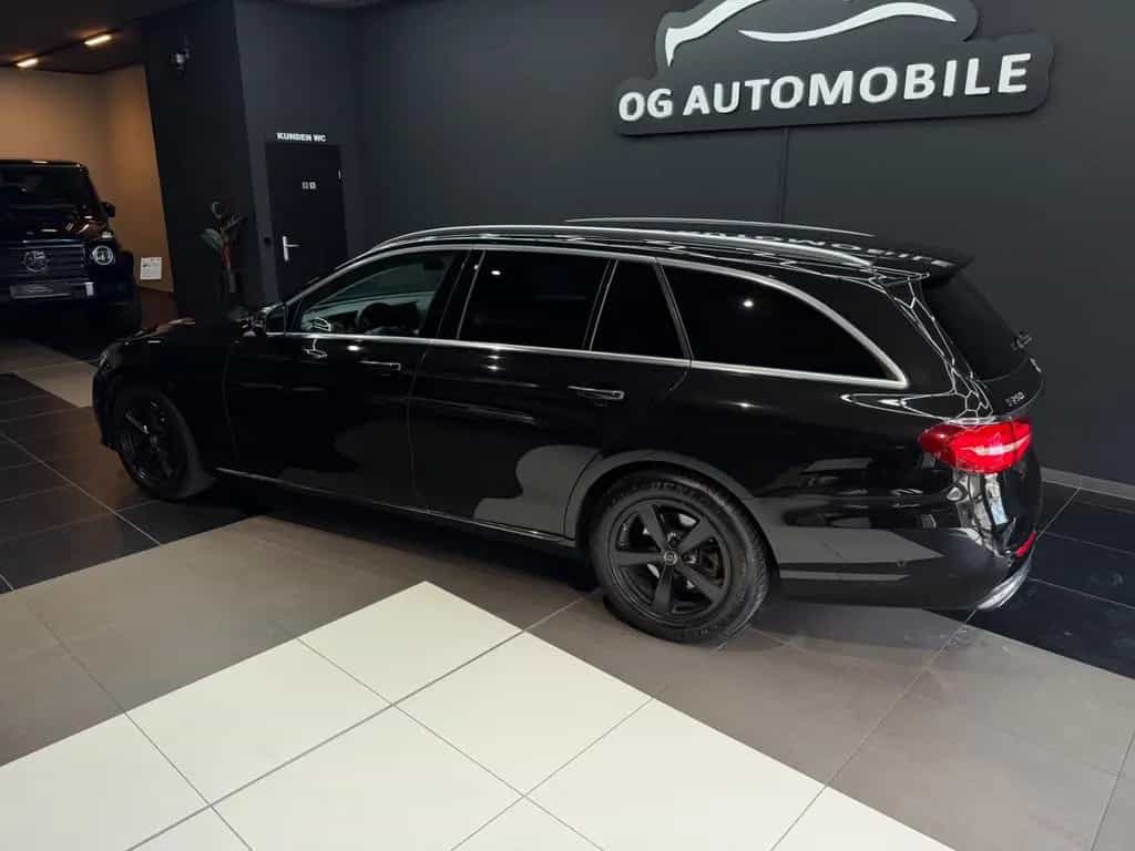 Mercedes-Benz E 250 T Avantgarde*WIDE*LEDER*HEADUP*360*AMBIENT 01/2017-photo-4