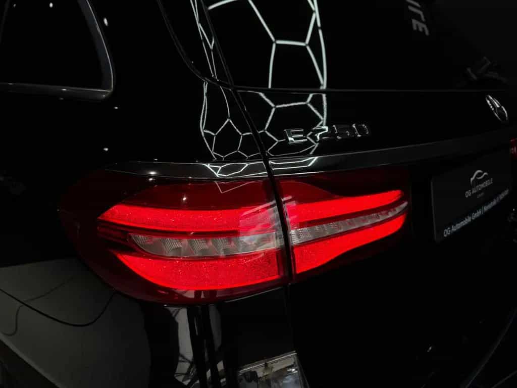 Mercedes-Benz E 250 T Avantgarde*WIDE*LEDER*HEADUP*360*AMBIENT 01/2017-photo-6