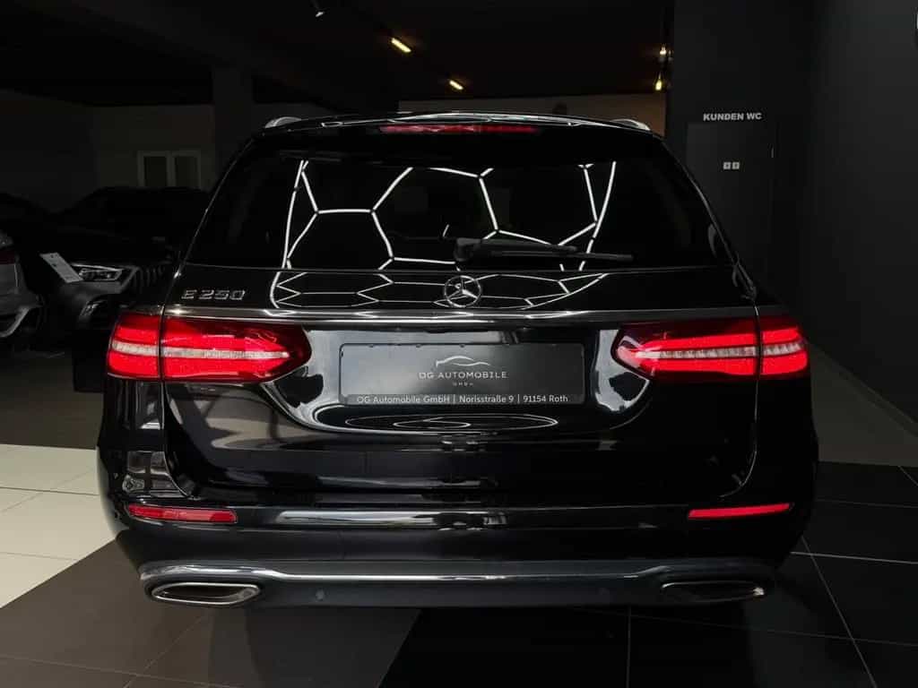 Mercedes-Benz E 250 T Avantgarde*WIDE*LEDER*HEADUP*360*AMBIENT 01/2017-photo-7