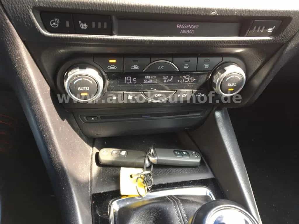 Mazda 3 Lim. Signature + *1.Hand* 02/2019-photo-16