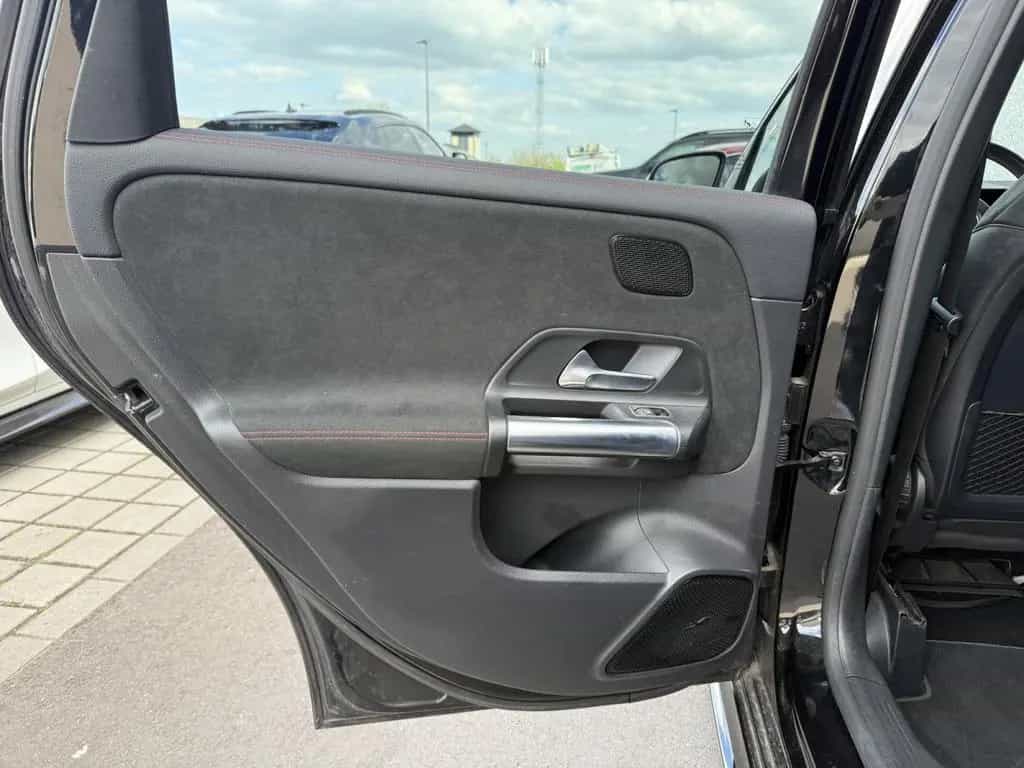 Mercedes-Benz B-Class 180 AMG LINE/ GARANTIE 12 MOIS 07/2019-photo-17