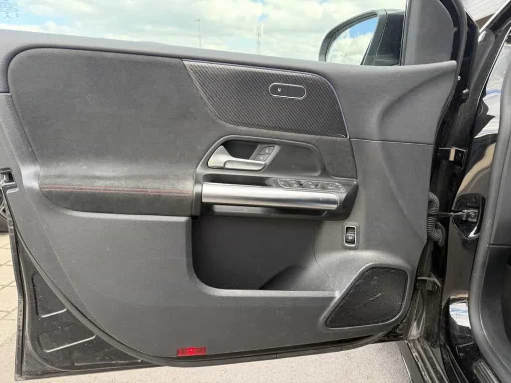 Mercedes-Benz B-Class 180 AMG LINE/ GARANTIE 12 MOIS 07/2019-photo-19