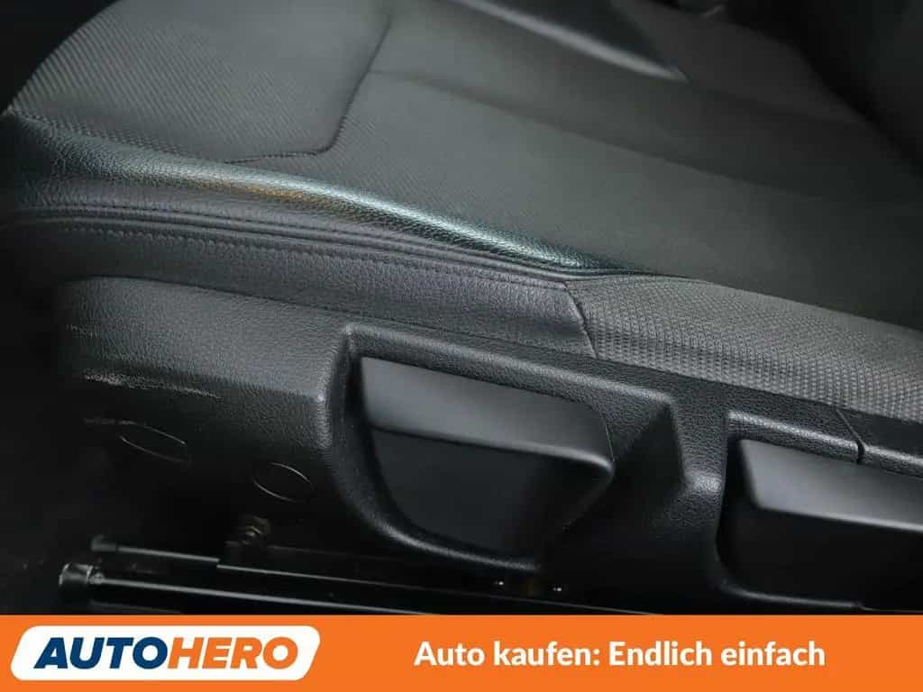 BMW 2 Series 218i Aut.*NAVI*TEMPO*PDC*SHZ*LIM*KLIMA* 12/2016-photo-25
