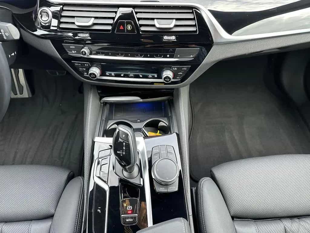 BMW 5 Series 520d xDrive A M Sportpaket Head-Up HiFi DAB RFK 03/2023-photo-10