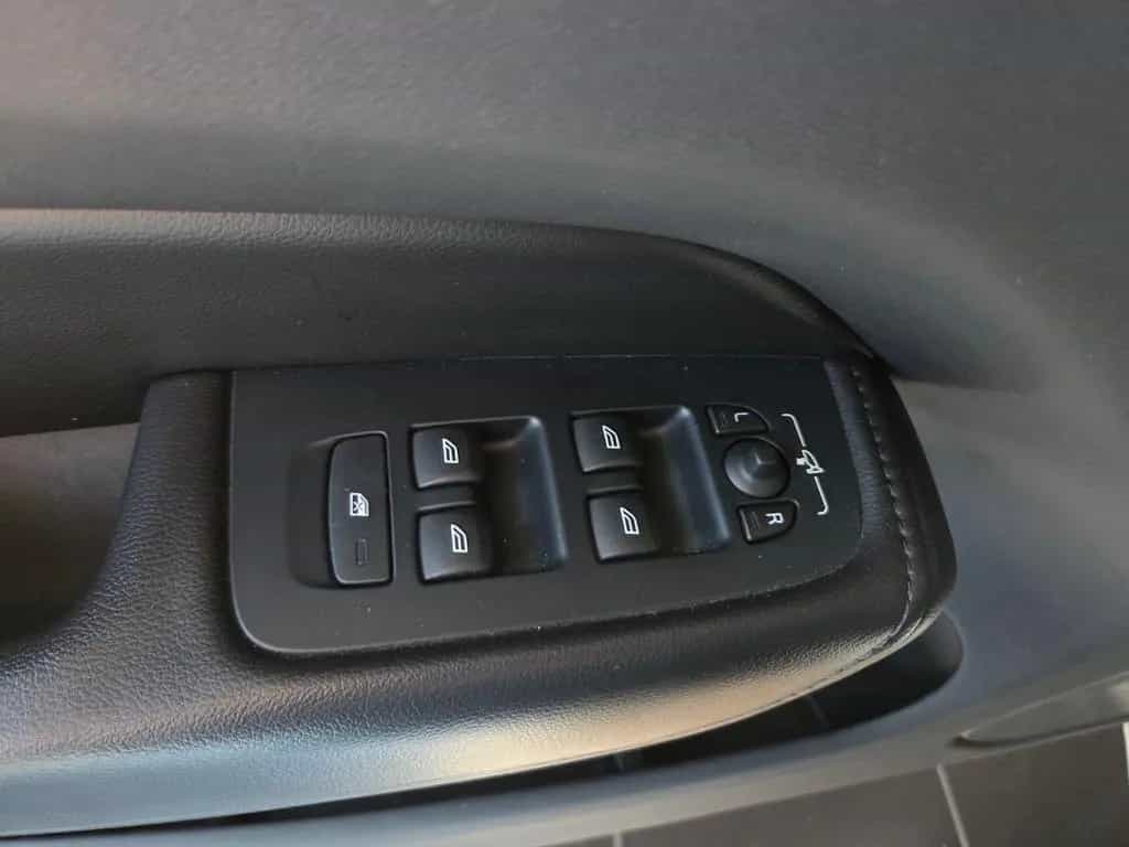 Volvo XC60 Momentum 2WD RFK LED ALU 04/2022-photo-10