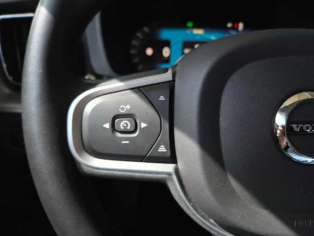Volvo XC60 Momentum 2WD RFK LED ALU 04/2022-photo-14