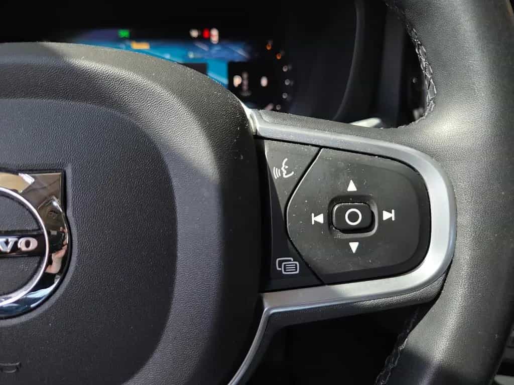 Volvo XC60 Momentum 2WD RFK LED ALU 04/2022-photo-15