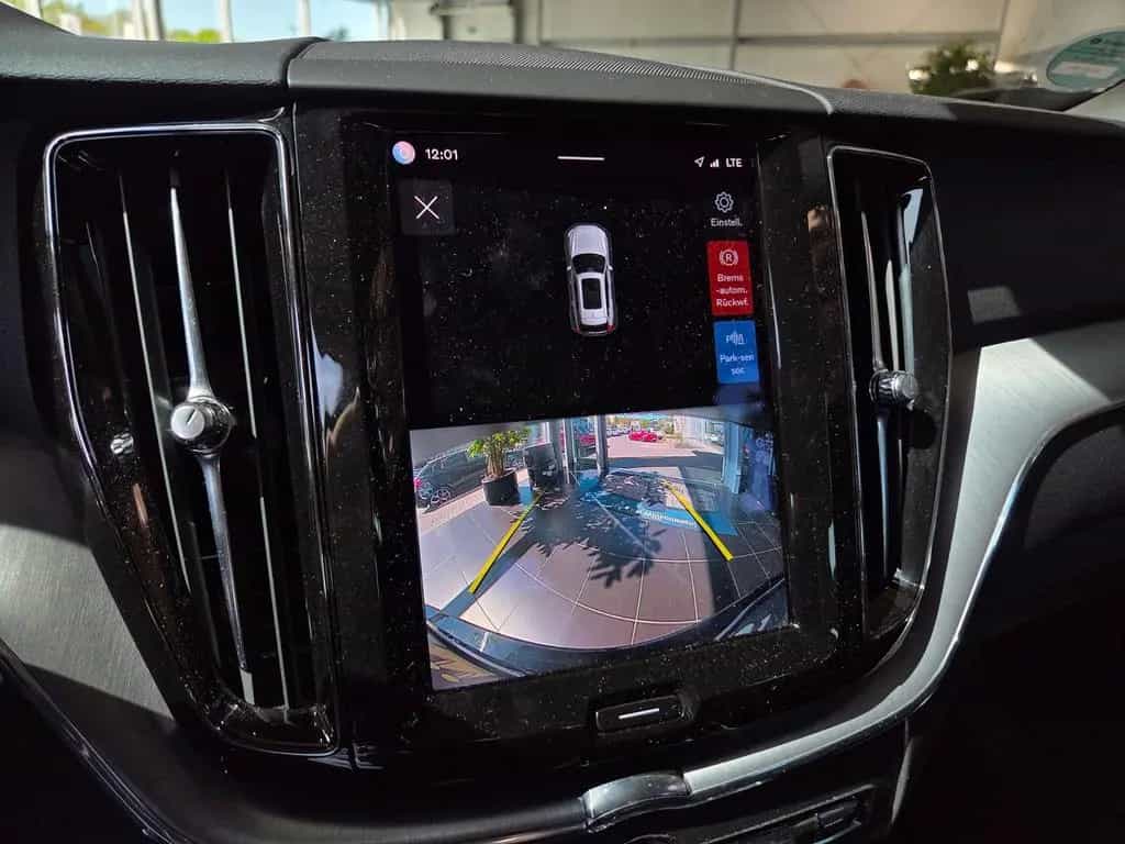 Volvo XC60 Momentum 2WD RFK LED ALU 04/2022-photo-18