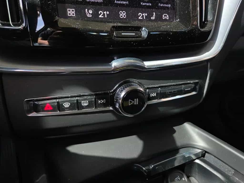 Volvo XC60 Momentum 2WD RFK LED ALU 04/2022-photo-19