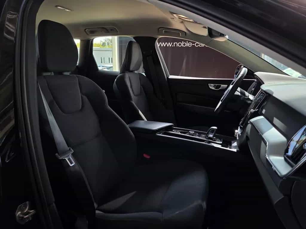 Volvo XC60 Momentum 2WD RFK LED ALU 04/2022-photo-21