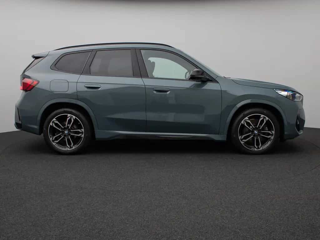 BMW X1 xD23i M Sport Panorama 360°HUD DAB AHK Komfor 03/2023-photo-2